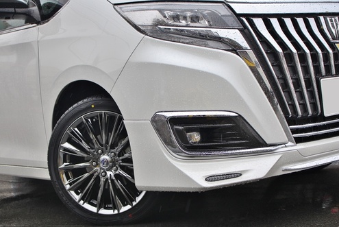 新品タイヤ付 レイズ ベルサス VOUGE 215/45R18 ノア 居着い